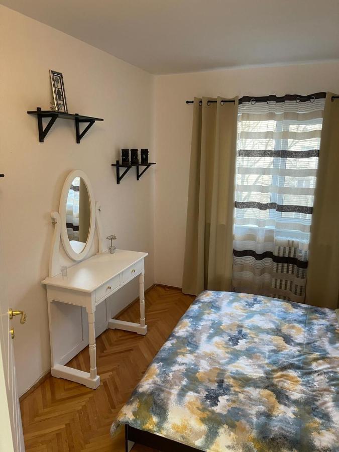 Carla'S Apartament Apartment Oradea Exterior photo